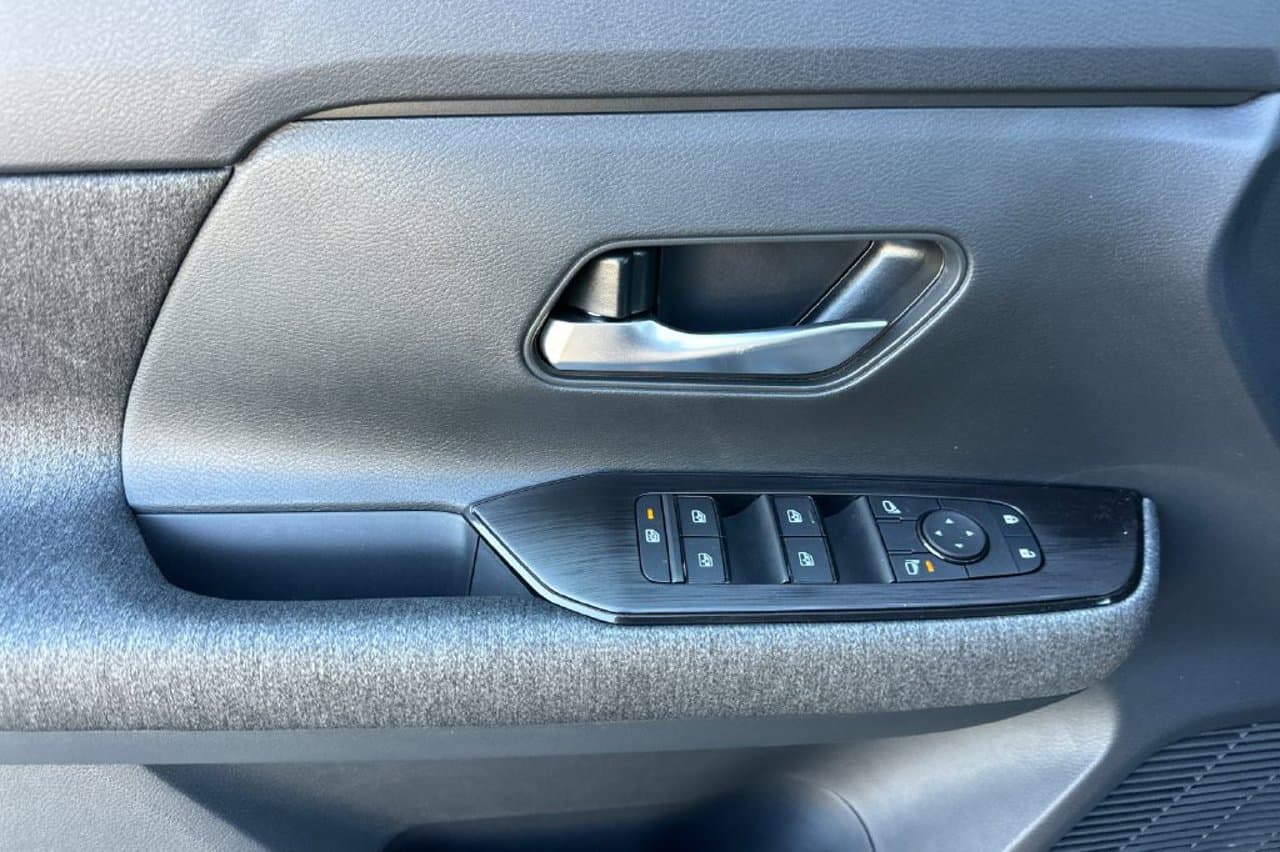 2027 Nissan Kicks SV 8