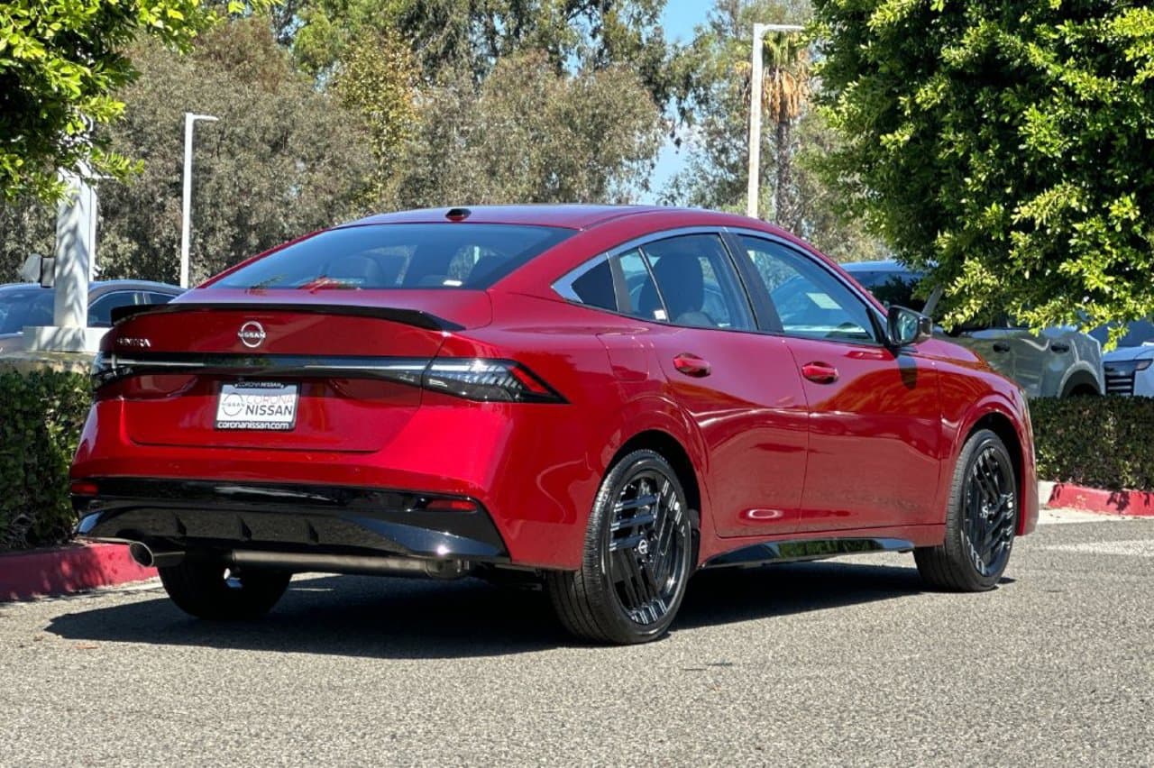 2027 Nissan Sentra SR 4