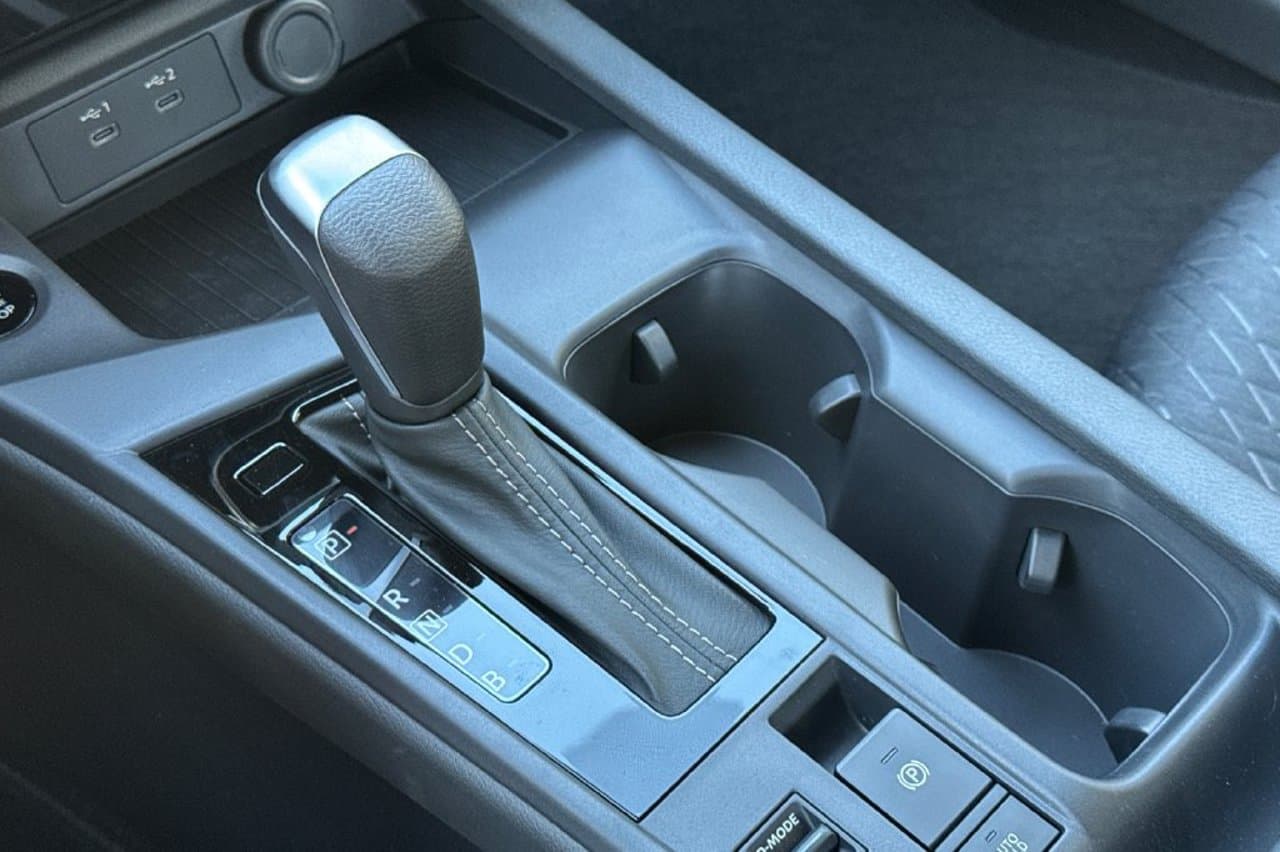 2027 Nissan Sentra SV 17