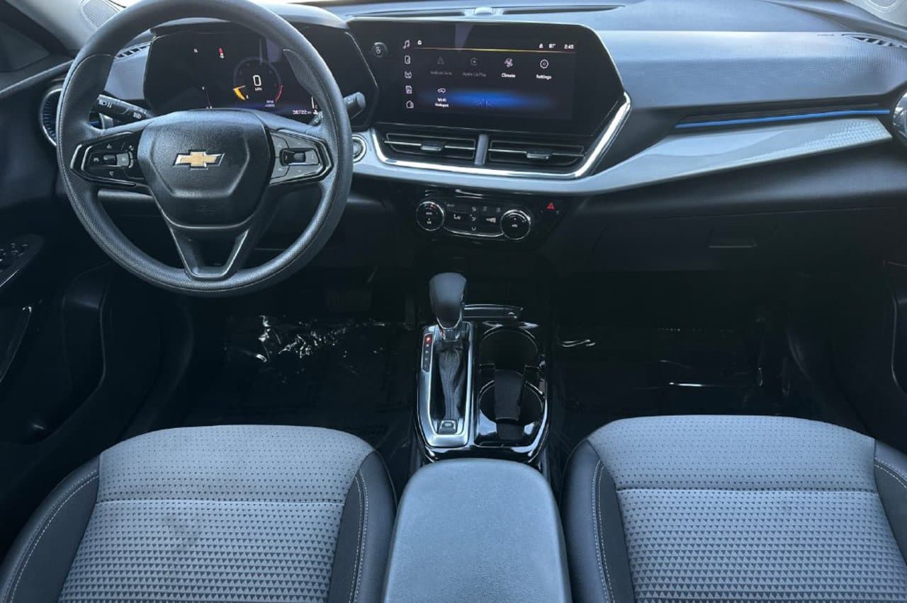 2025 Chevrolet Trax LT 11