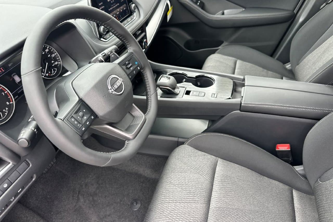 2026 Nissan Rogue SV 7