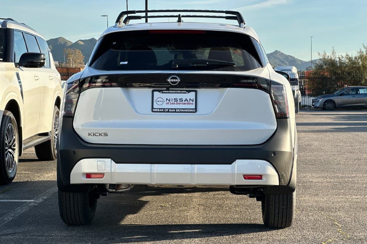 2026 Nissan Kicks SV 4