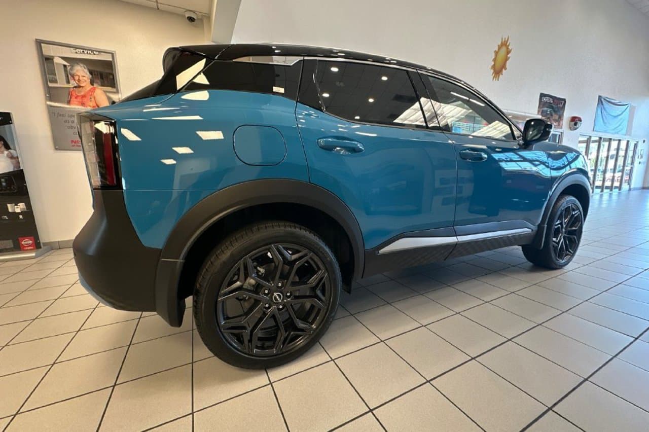2027 Nissan Kicks SR 2