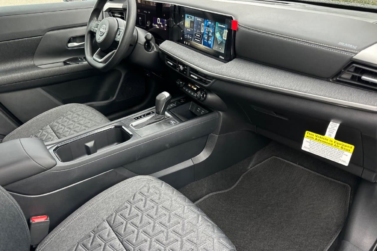 2027 Nissan Kicks SV 14