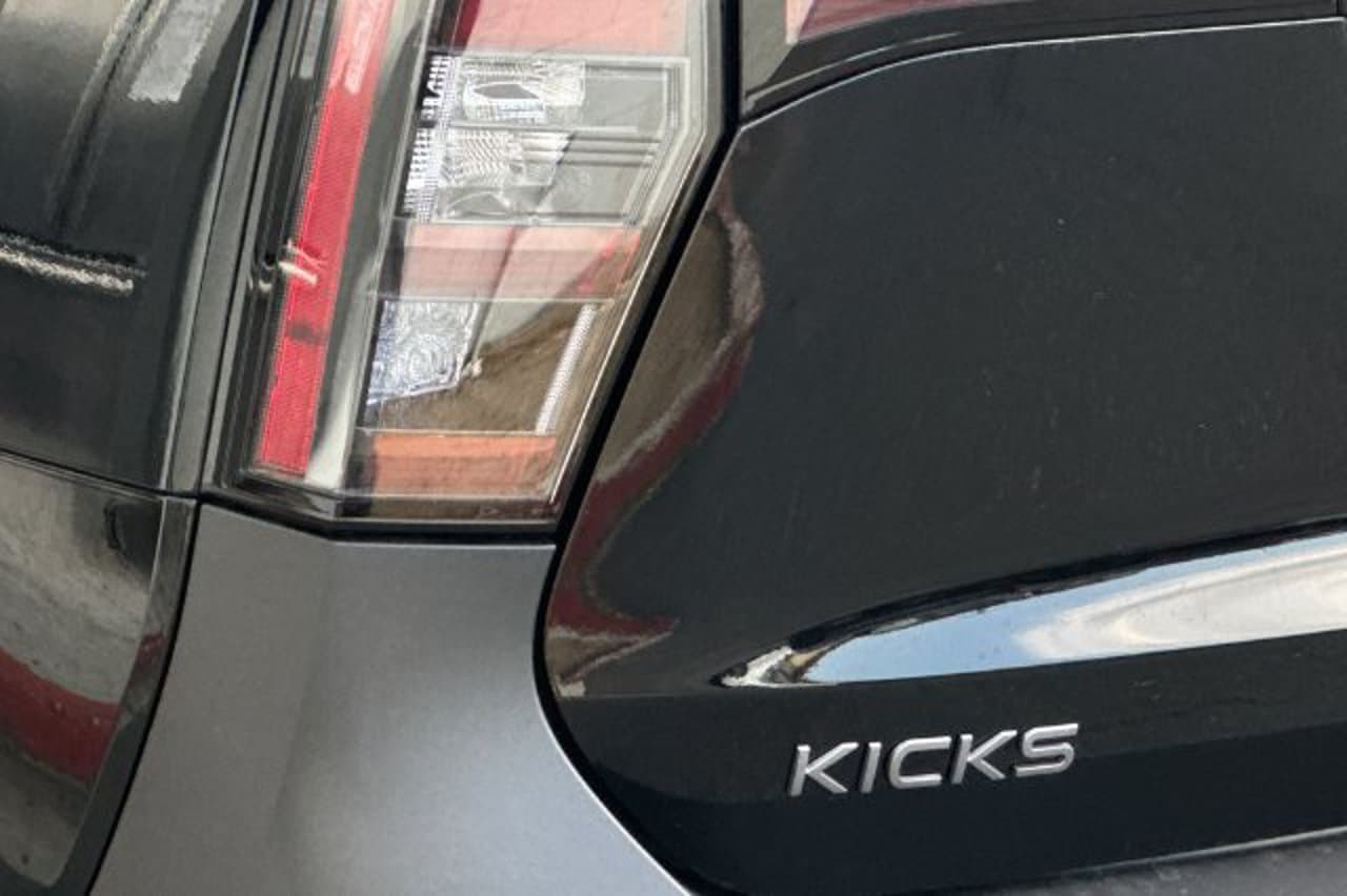2027 Nissan Kicks SV 23