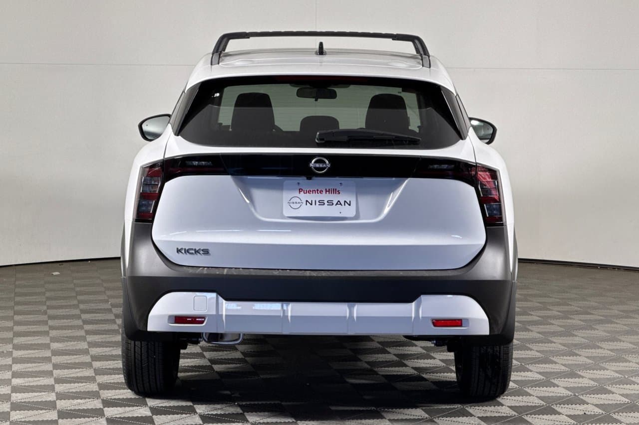 2027 Nissan Kicks SV 4