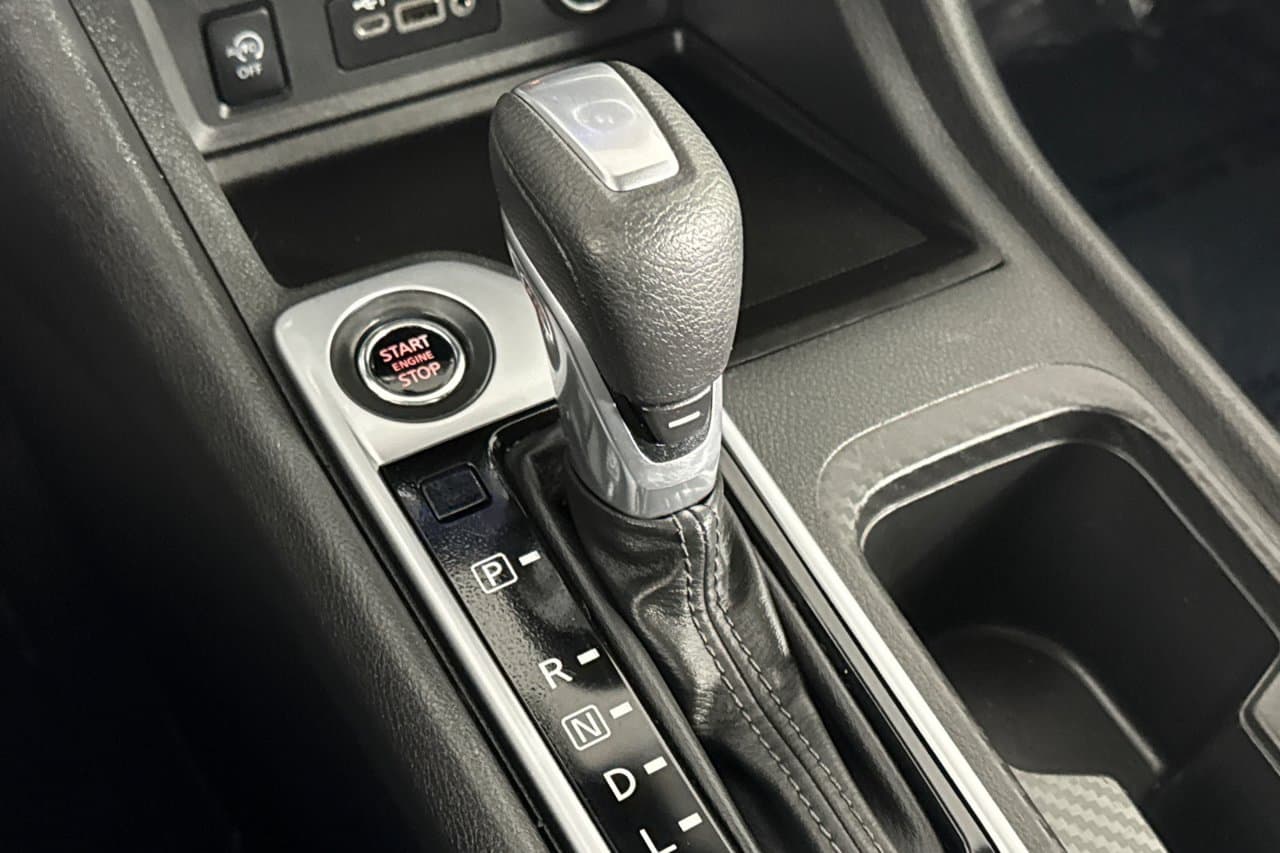 2025 Nissan Sentra SV 17