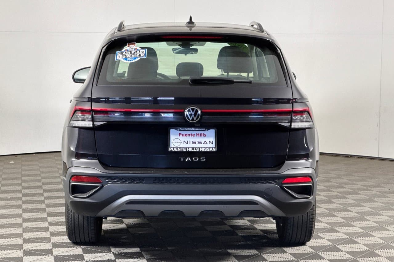 2025 Volkswagen Taos S 4