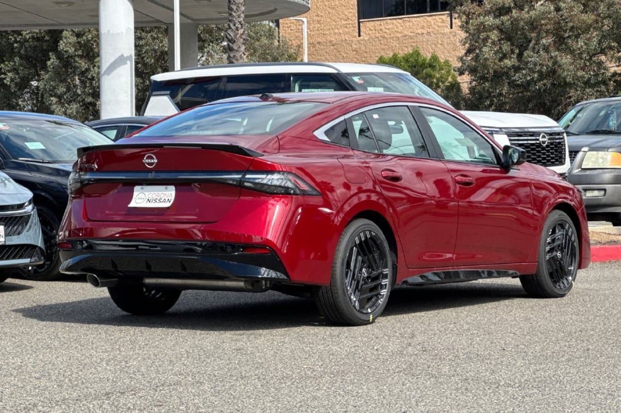 2027 Nissan Sentra SR 4