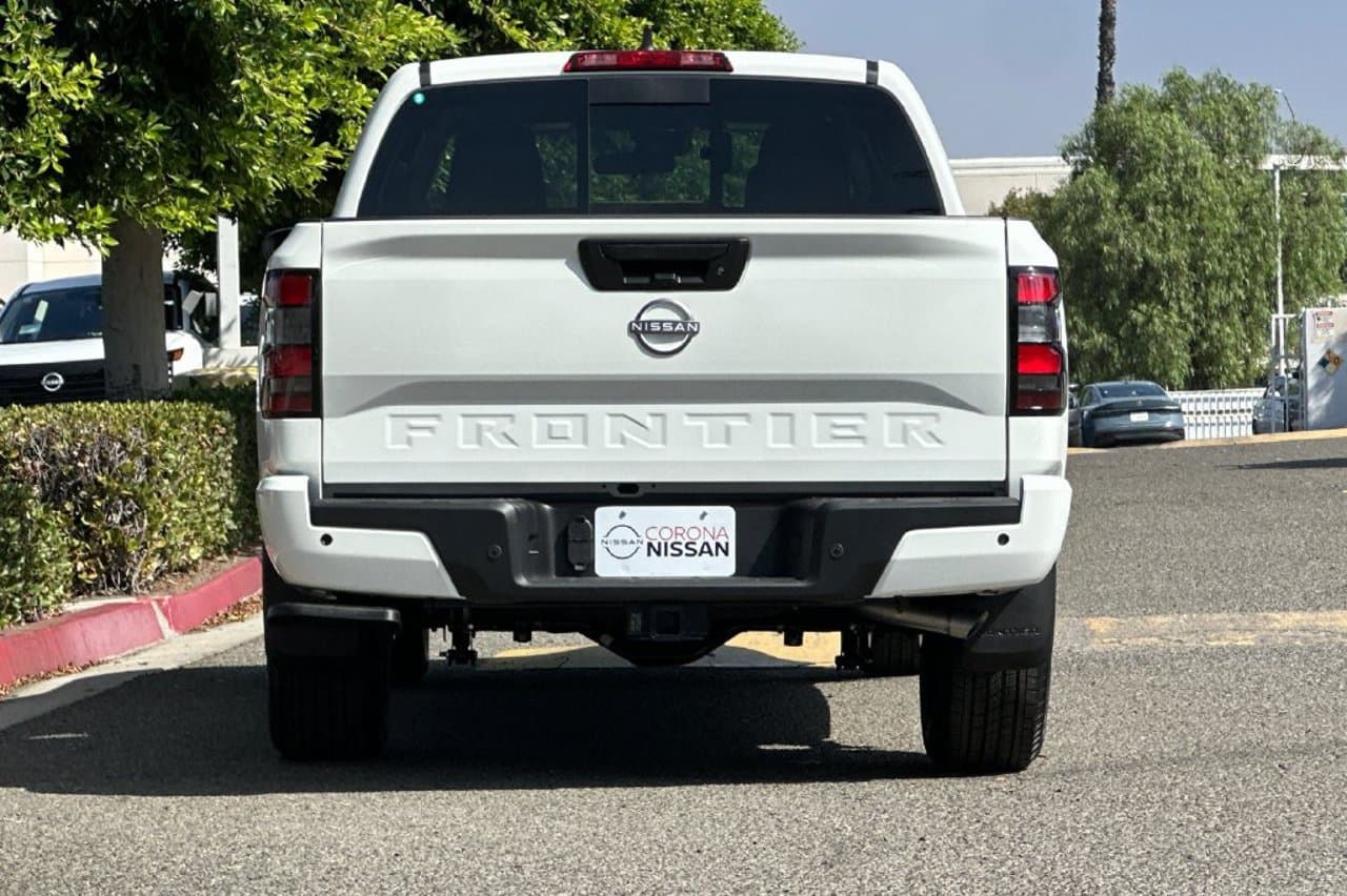 2027 Nissan Frontier SV 5