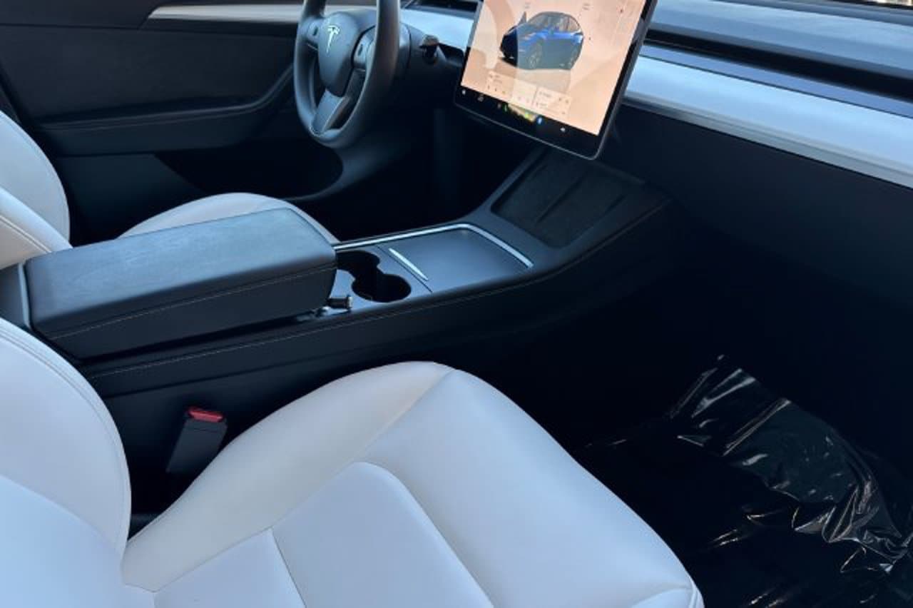 2025 Tesla Model Y Long Range 14