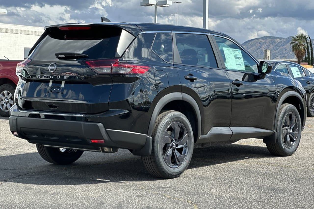 2026 Nissan Rogue SV 3