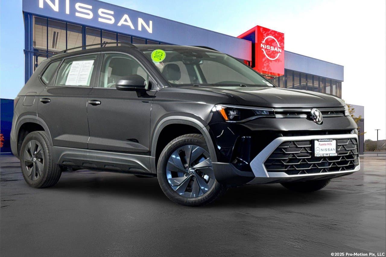 2025 Volkswagen Taos S 1