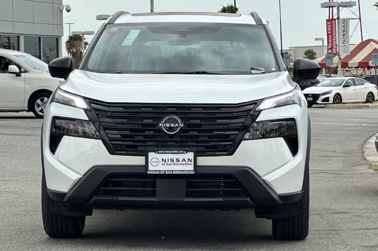 2026 Nissan Rogue Dark Armor 10