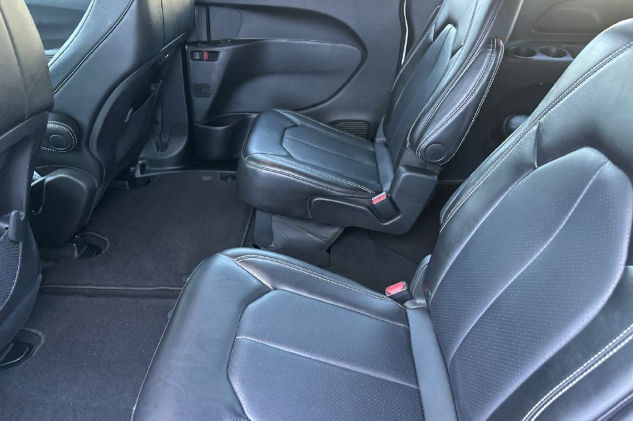 2025 Chrysler Pacifica Select 10