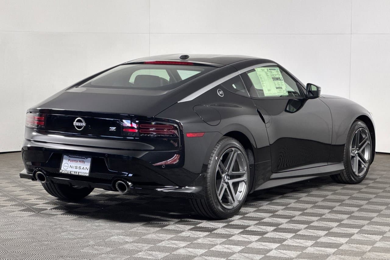 2027 Nissan Z Sport 3