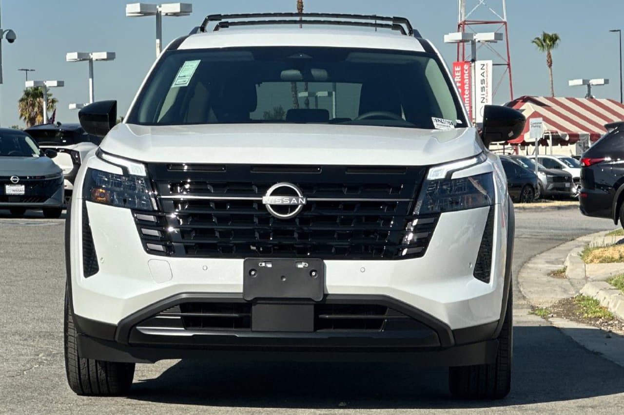 2026 Nissan Pathfinder SV 6