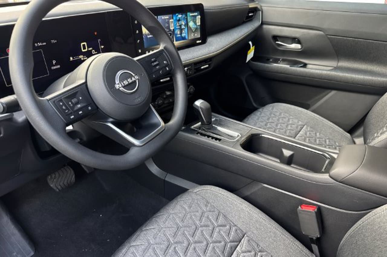 2027 Nissan Kicks SV 7