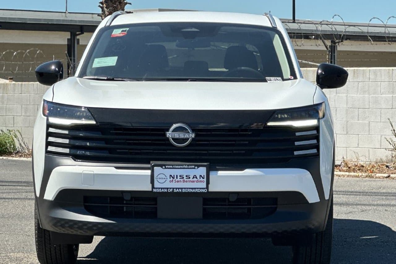 2027 Nissan Kicks SV 6