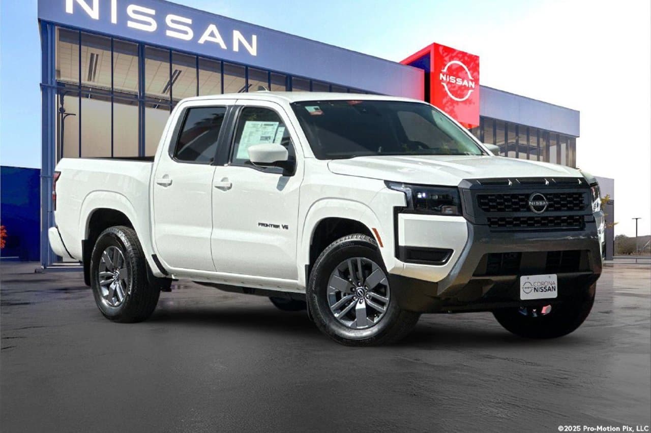 2027 Nissan Frontier SV 2