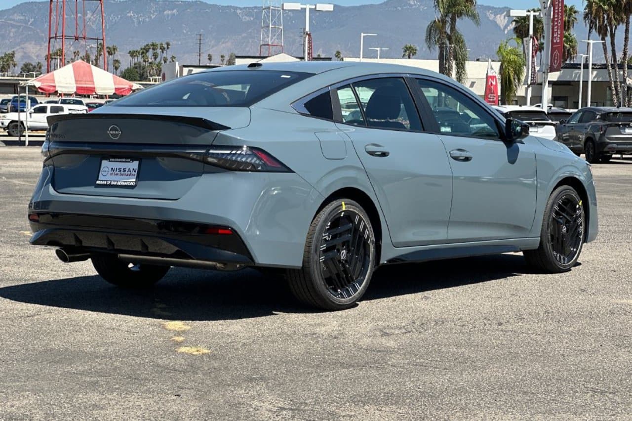 2027 Nissan Sentra SR 3