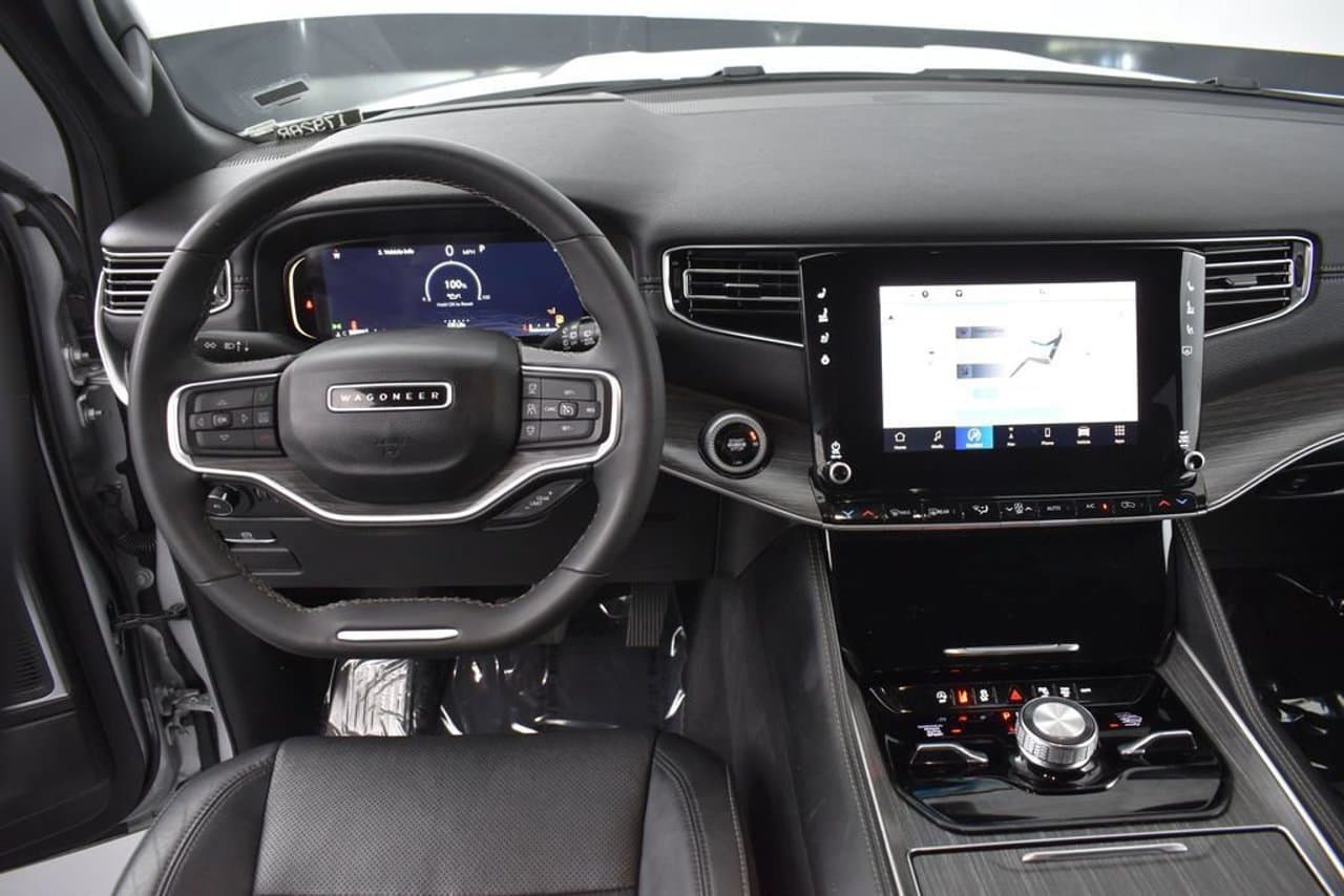 2024 Jeep Wagoneer Series III 13