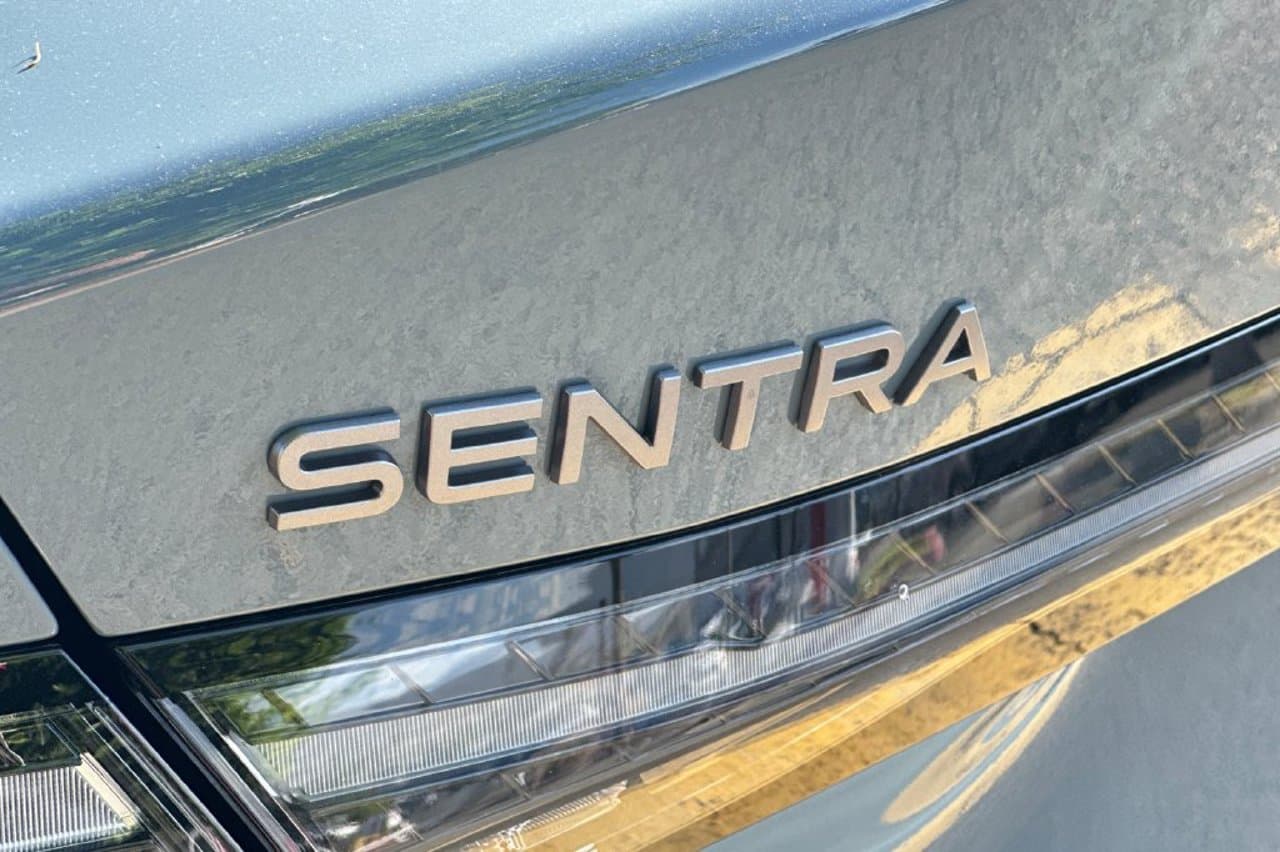 2027 Nissan Sentra SV 22