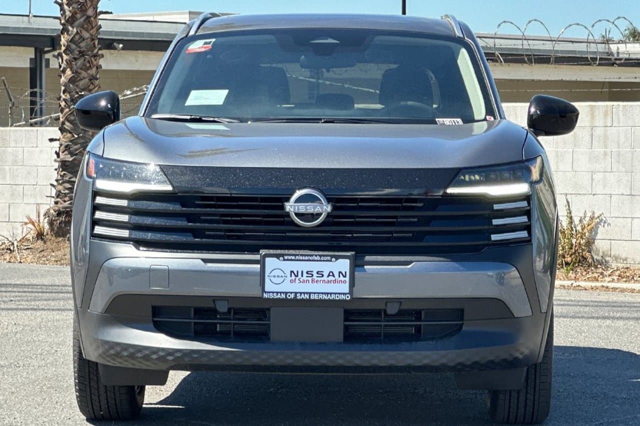 2027 Nissan Kicks SV 6
