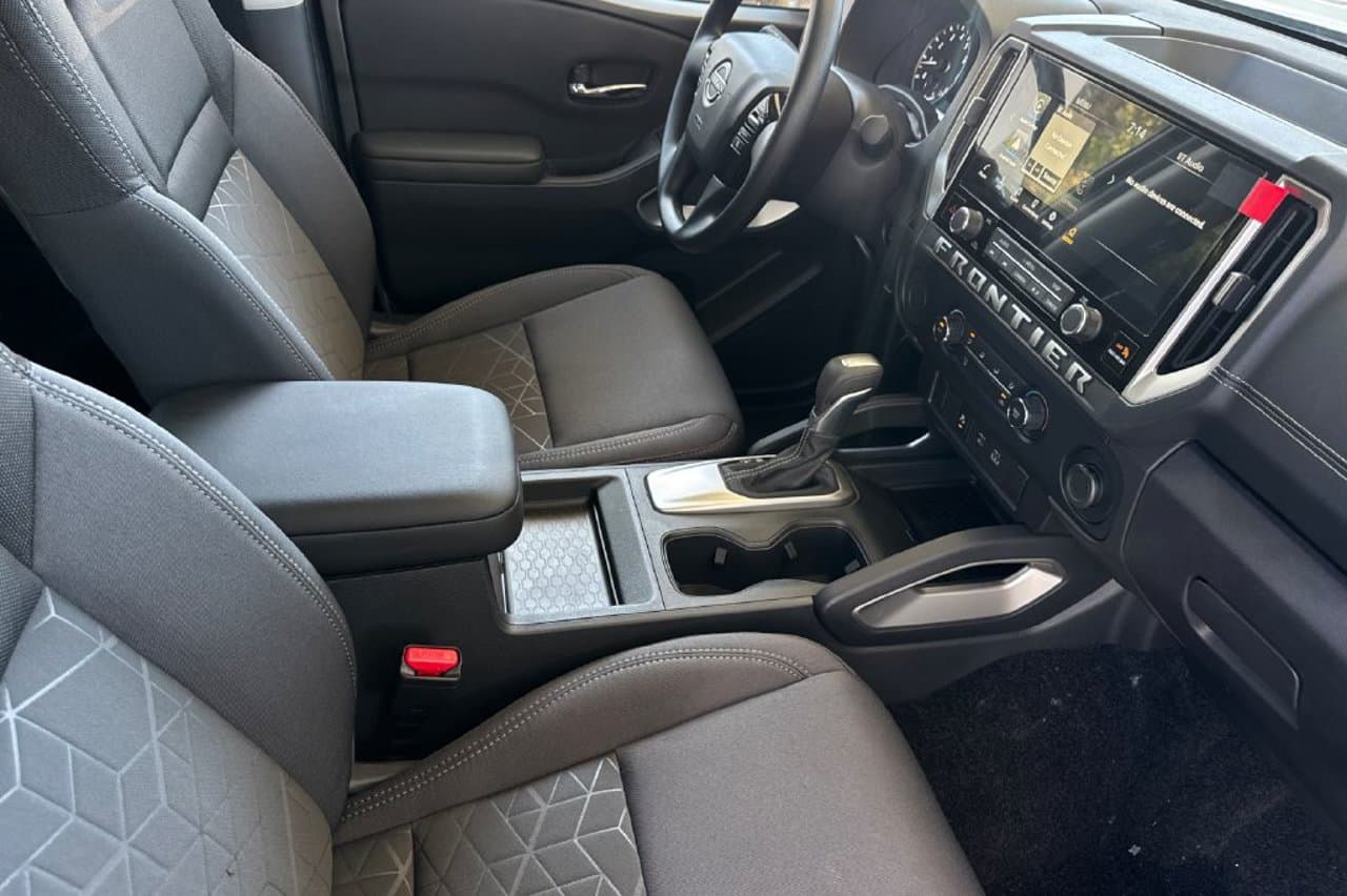 2027 Nissan Frontier SV 13