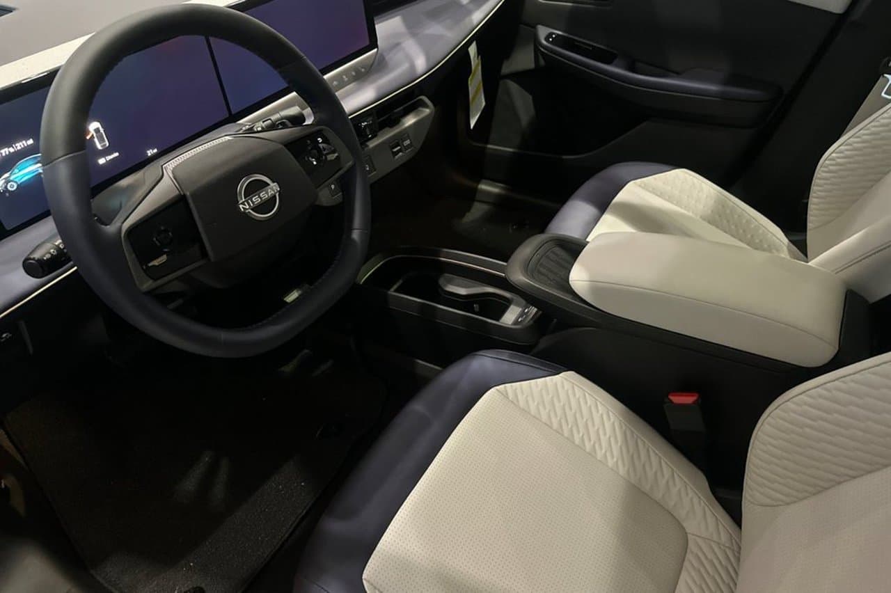 2026 Nissan LEAF PLATINUM+ 8