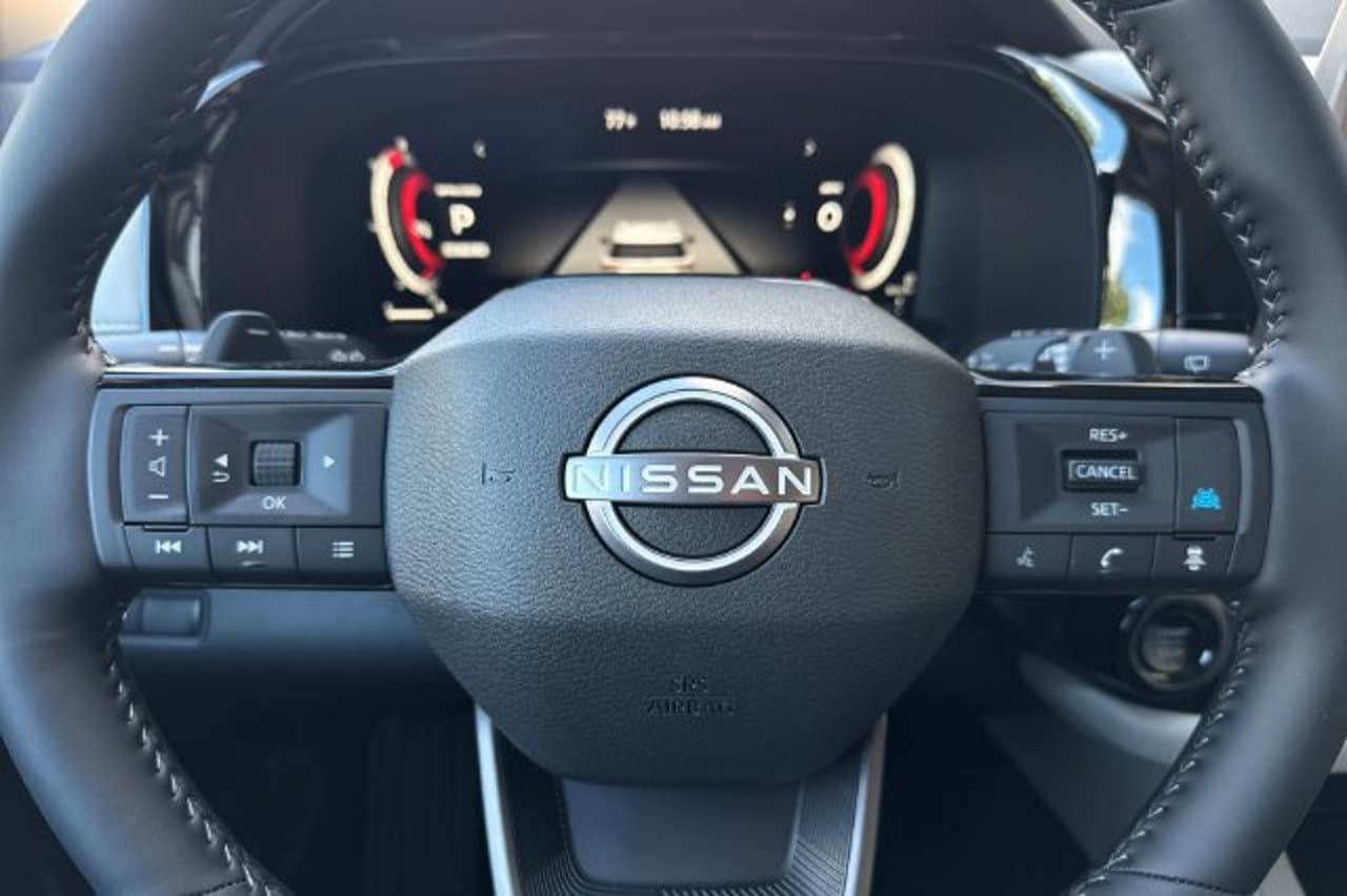 2026 Nissan Pathfinder SL 21