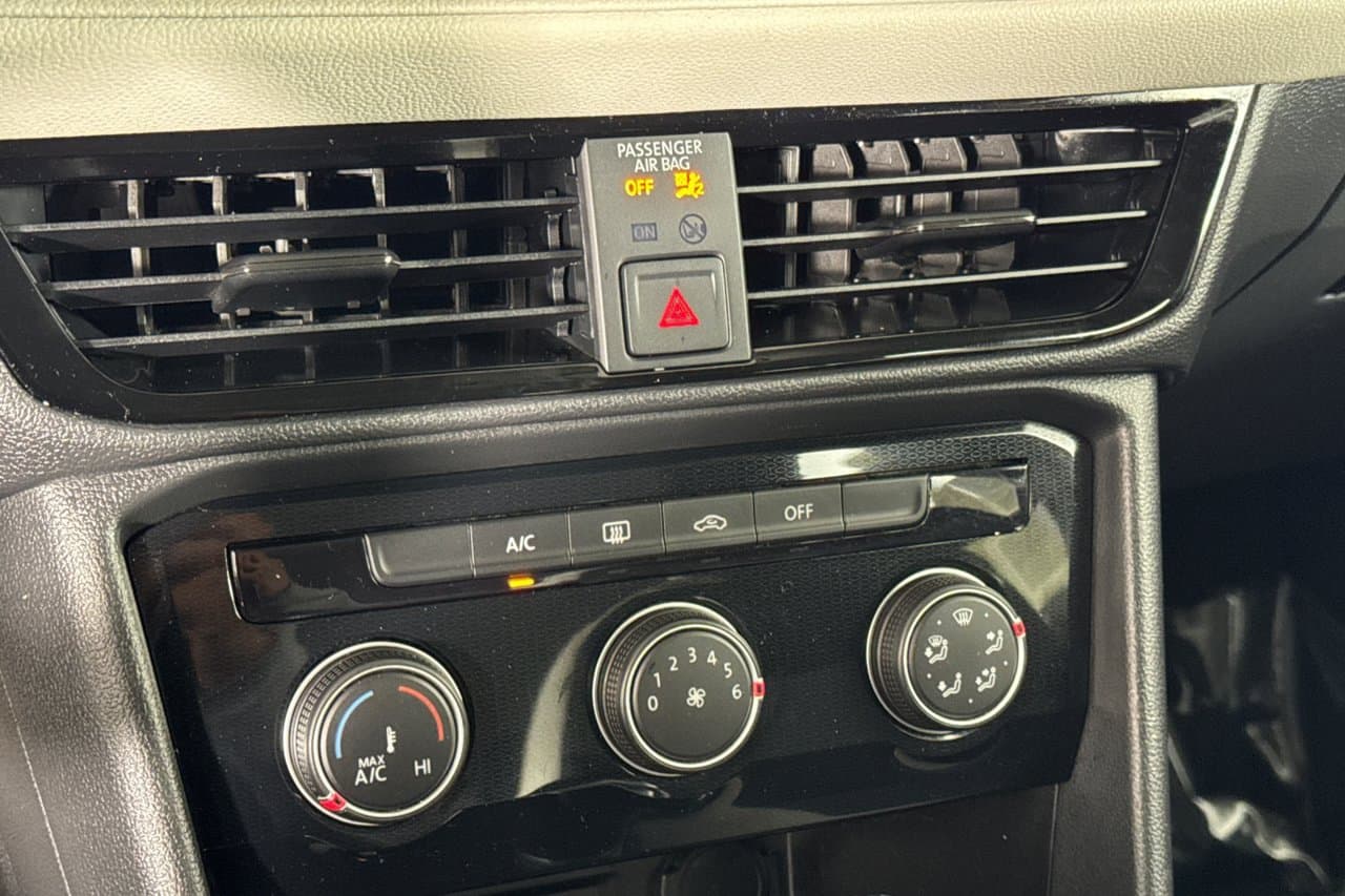 2025 Volkswagen Taos S 16