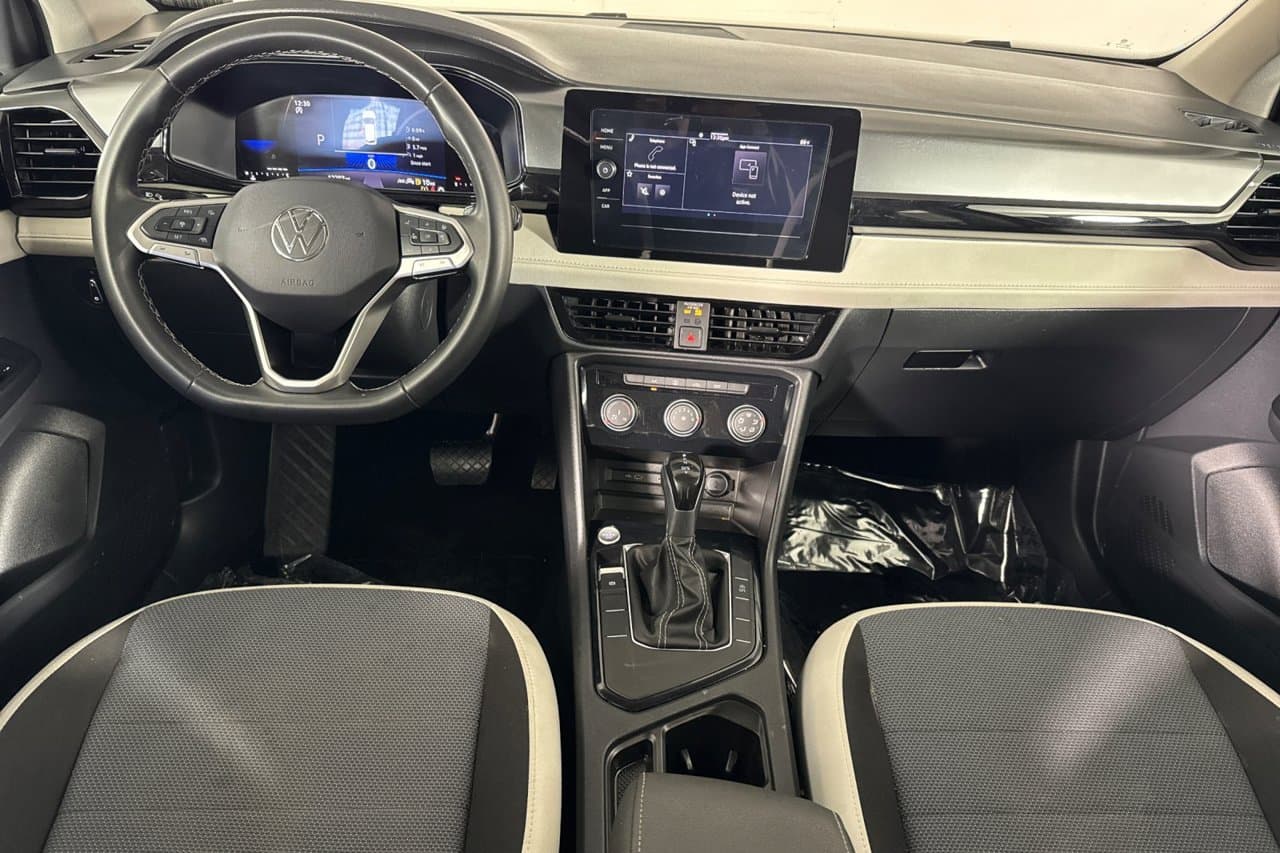 2025 Volkswagen Taos S 10