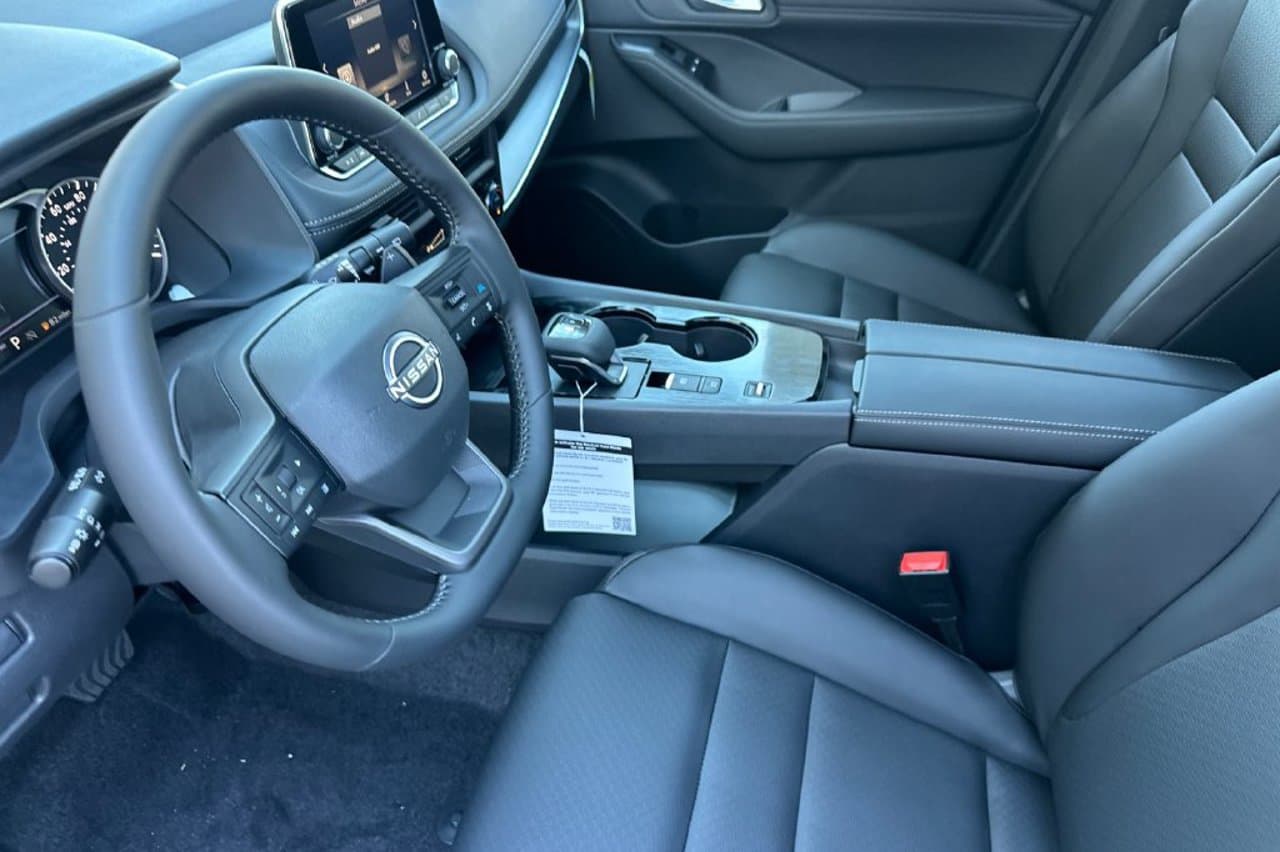 2026 Nissan Rogue Dark Armor 7